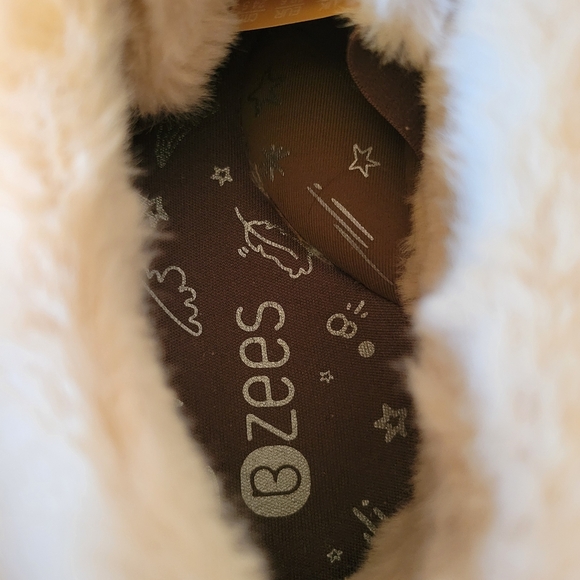 Bzees Golden Cozy Comfort Lightweight Shoe Bootie with Faux Fur Collar Size 8 - Picture 8 of 12
